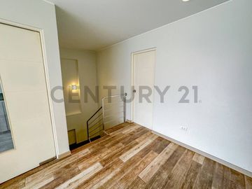 EN VENTA- DEPARTAMENTO DÚPLEX EN MAGDALENA DEL MAR