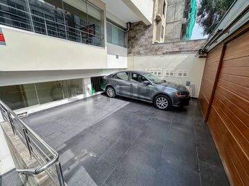 EN VENTA- DEPARTAMENTO DÚPLEX EN MAGDALENA DEL MAR