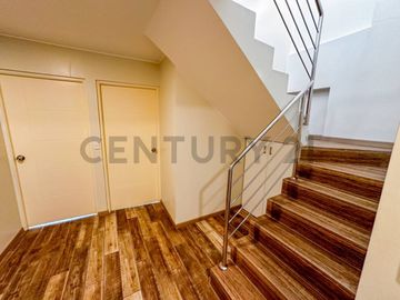 EN VENTA- DEPARTAMENTO DÚPLEX EN MAGDALENA DEL MAR