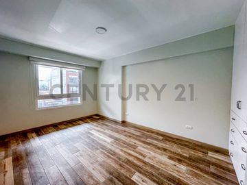 EN VENTA- DEPARTAMENTO DÚPLEX EN MAGDALENA DEL MAR