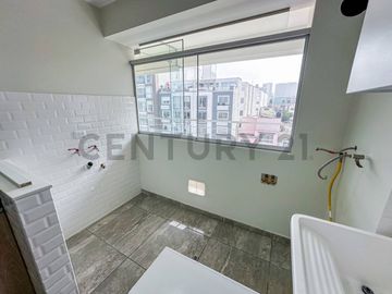 EN VENTA- DEPARTAMENTO DÚPLEX EN MAGDALENA DEL MAR