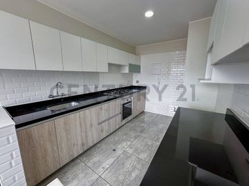 EN VENTA- DEPARTAMENTO DÚPLEX EN MAGDALENA DEL MAR