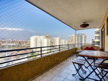 Estupendo departamento con vista 100% despejada!