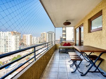 Estupendo departamento con vista 100% despejada!