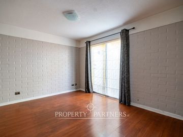 ¡¡Oferta!!!Casa con local comercial UF5.100