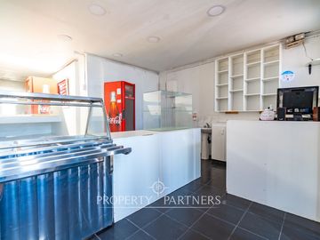 ¡¡Oferta!!!Casa con local comercial UF5.100