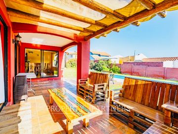 Espectacular Casa en La Herradura Oriente