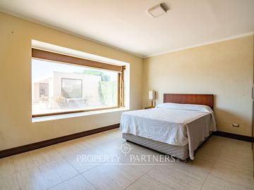 Amplia casa de dos pisos en condominio, sector La Serena Golf