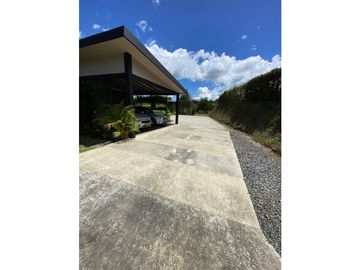 venndo casa finca vía Rionegro la Ceja Antioquia en parcelacion. JGA