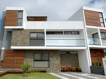 Excelente Casa en Venta en Juriquilla Querétaro