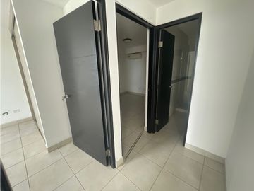 PH ELMARE - REMATE - PLAZA EDISON $109,500USD APARTAMENTO