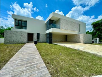 Casa premium en venta y renta Yucatán Country Club