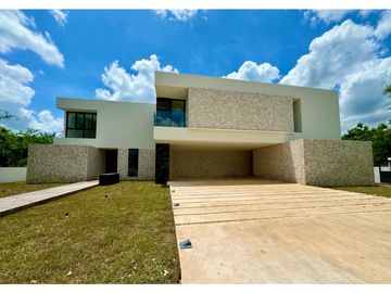 Casa premium en venta y renta Yucatán Country Club