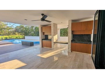 Casa premium en venta y renta Yucatán Country Club