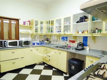 Oficina en Venta en Barrio Republica / Santiago Centro
