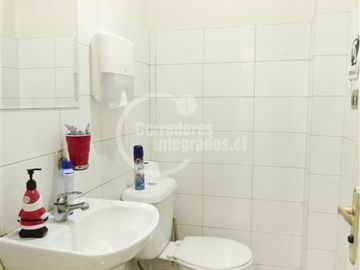 Oficina en Venta en Barrio Republica / Santiago Centro