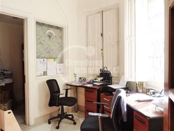 Oficina en Venta en Barrio Republica / Santiago Centro