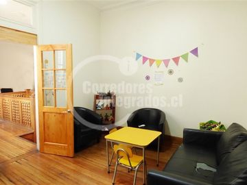 Oficina en Venta en Barrio Republica / Santiago Centro