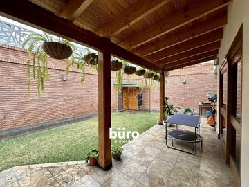 HERMOSA CASA EN VENTA MUY BIEN UBICADA EN AURORA MIRAFLORES