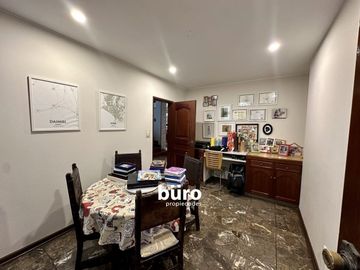 HERMOSA CASA EN VENTA MUY BIEN UBICADA EN AURORA MIRAFLORES