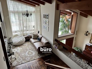 HERMOSA CASA EN VENTA MUY BIEN UBICADA EN AURORA MIRAFLORES
