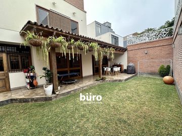 HERMOSA CASA EN VENTA MUY BIEN UBICADA EN AURORA MIRAFLORES