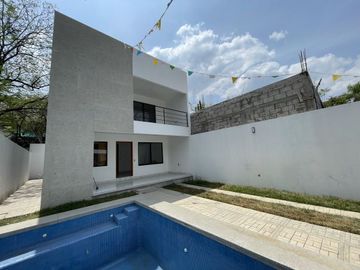 Estrena casa con alberca