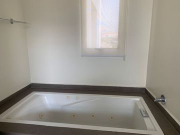 DEPARTAMENTO EN RENTA EN BOSQUE REAL AMUEBLADO (