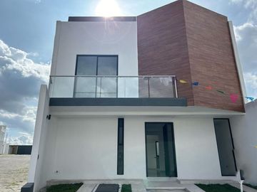 Casa en Venta, Fraccionamiento Punta del Sol, Puebla