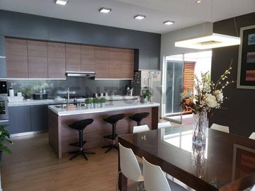 MODERNA CASA EN CASUARINAS SUR - SURCO