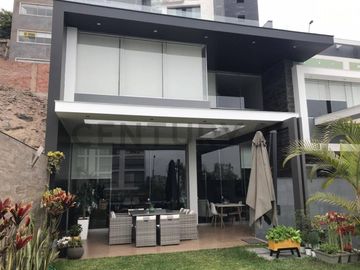 MODERNA CASA EN CASUARINAS SUR - SURCO
