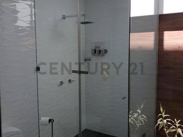 MODERNA CASA EN CASUARINAS SUR - SURCO