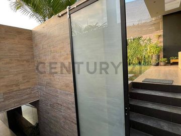 MODERNA CASA EN CASUARINAS SUR - SURCO