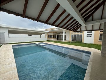 VENTA DE CASA EN CONJUNTO RESIDENCIAL SOBRE LA VIA  MONTERIA - CERETE