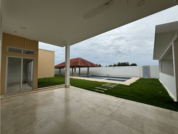 VENTA DE CASA EN CONJUNTO RESIDENCIAL SOBRE LA VIA  MONTERIA - CERETE