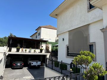 CASA EN VENTA LOMAS DEL VALLE SAN PEDRO