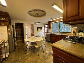 CASA EN VENTA LOMAS DEL VALLE SAN PEDRO