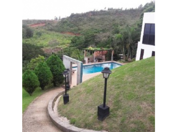 SEA CONFIABLE VENDE CASA DE CAMPO EN SAN CARLOS