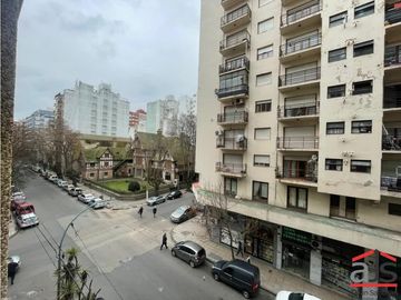 Venta departamento de dos ambientes a la calle!!!!