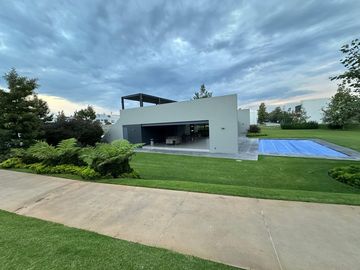 Casa de lujo en Privanza, Solares en Venta