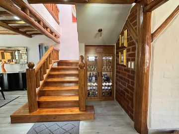 VENTA HERMOSA CASA NUEVA  - 3 DORMITORIOS - ESTUDIO - SALA DE ESTAR- SANTA ROSA - TUMBACO