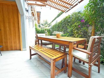 VENTA HERMOSA CASA NUEVA  - 3 DORMITORIOS - ESTUDIO - SALA DE ESTAR- SANTA ROSA - TUMBACO