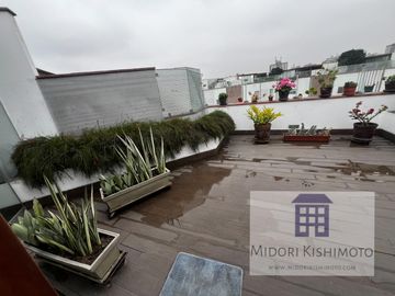 Exclusivo Penthouse con Terraza con Amplio Jardín