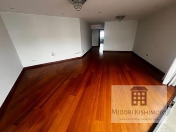 Exclusivo Penthouse con Terraza con Amplio Jardín