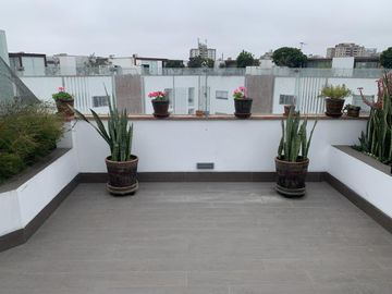 Exclusivo Penthouse con Terraza con Amplio Jardín