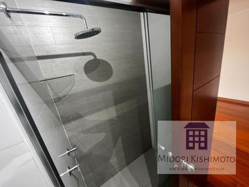 Exclusivo Penthouse con Terraza con Amplio Jardín