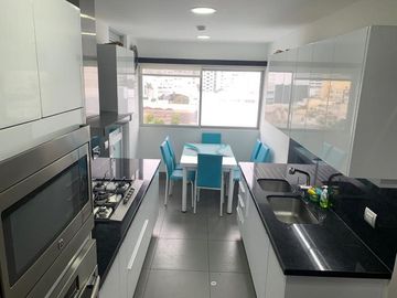 Exclusivo Penthouse con Terraza con Amplio Jardín