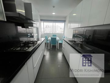 Exclusivo Penthouse con Terraza con Amplio Jardín