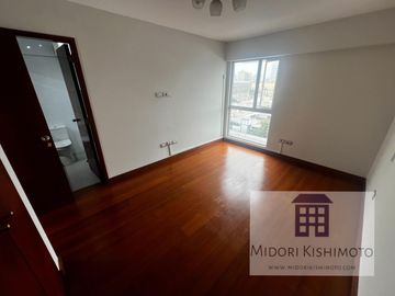 Exclusivo Penthouse con Terraza con Amplio Jardín