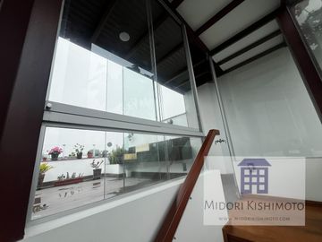 Exclusivo Penthouse con Terraza con Amplio Jardín